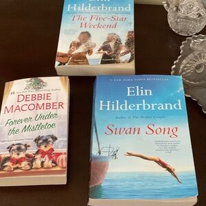 Elin Hilderbrand and Debbie Macomber Book Set